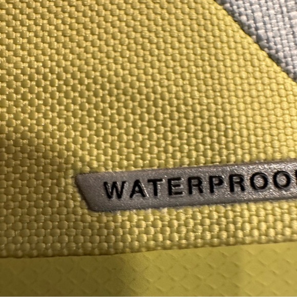 ON Cloudtrax Waterproof women’s Hiking / running Shoe green & gray size 11 - Picture 4 of 10